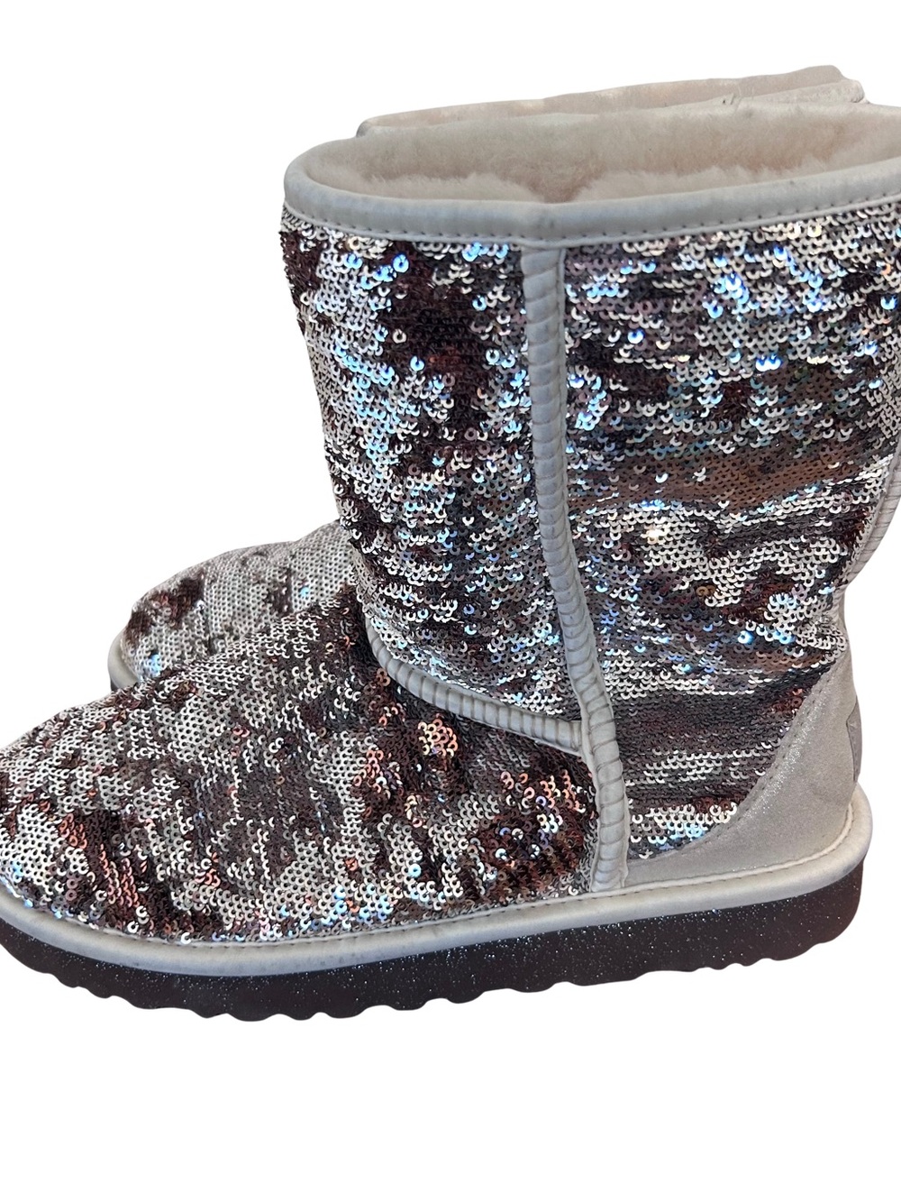 ❤️MAKE OFFER❤️ UGG womens Short Two Tone Brown Silver Sequins Boots Size 8 - Picture 10 of 10